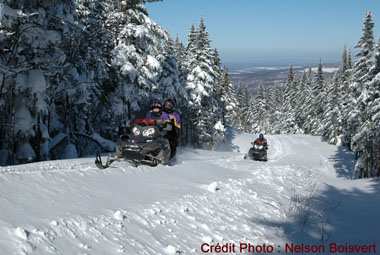 Raids motoneige Ski doo au Québec (Canada) 